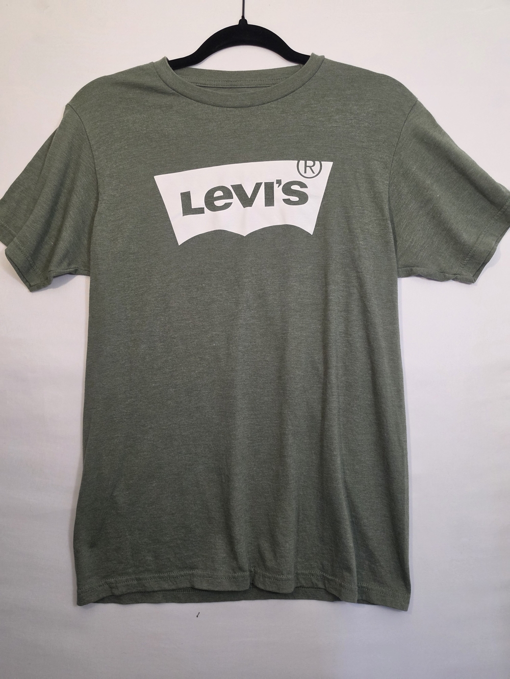 Levi’s Women’s Small Olive Green Batwing Logo Graphic T Shirt